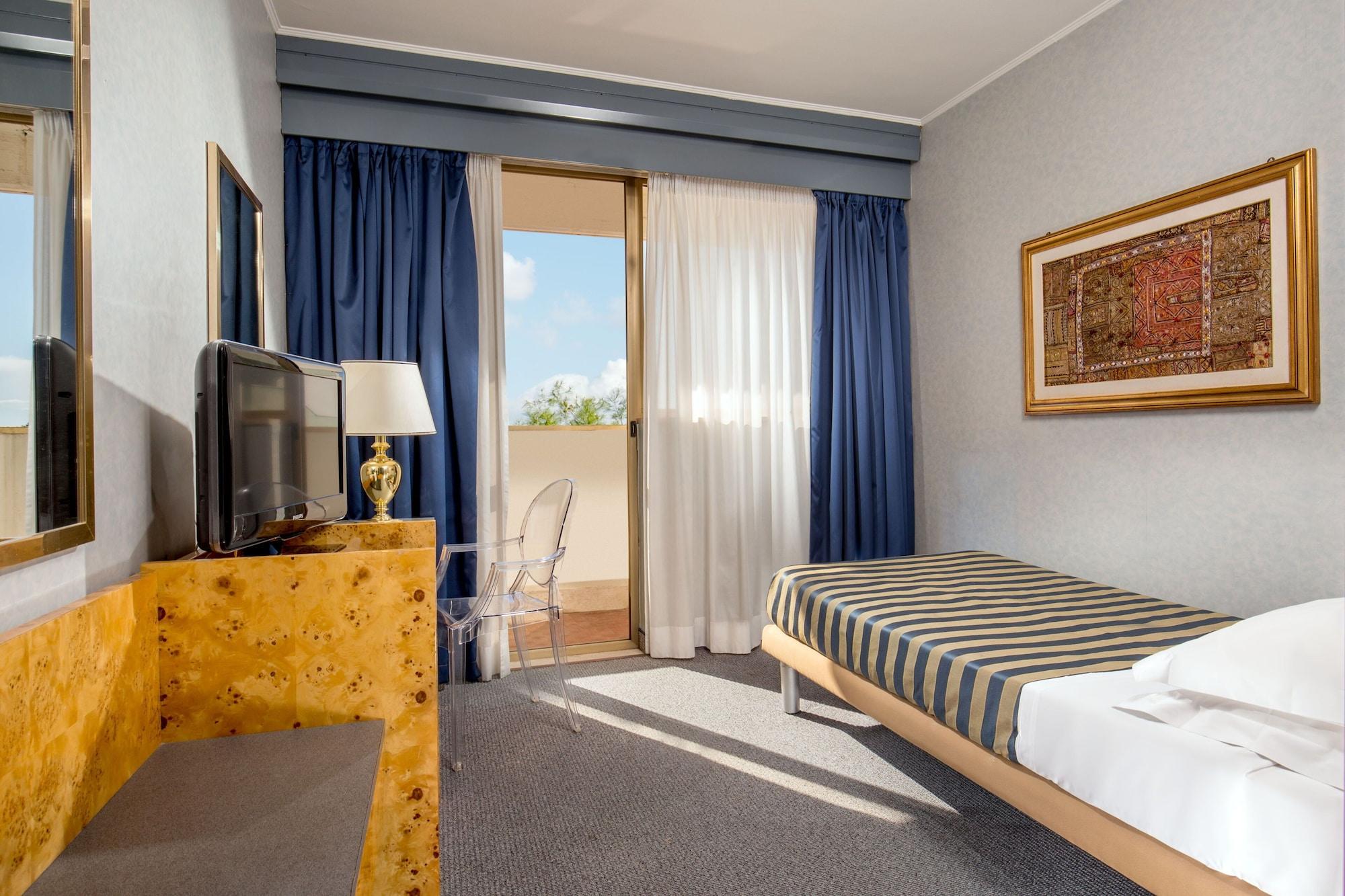 Enea Hotel Помеція Екстер'єр фото