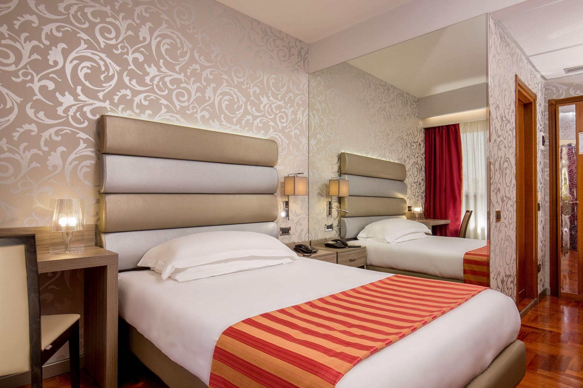 Enea Hotel Помеція Екстер'єр фото