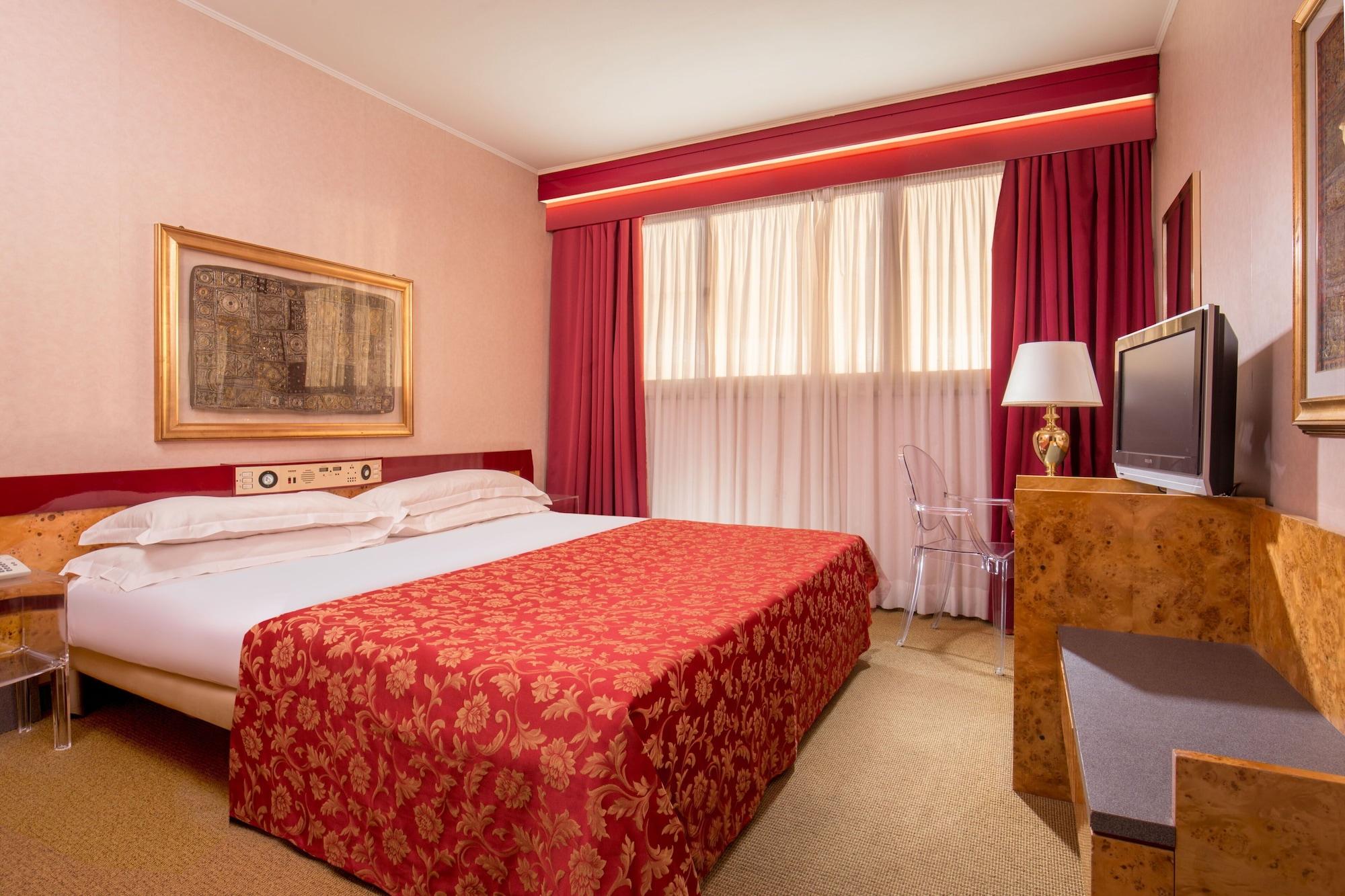 Enea Hotel Помеція Екстер'єр фото