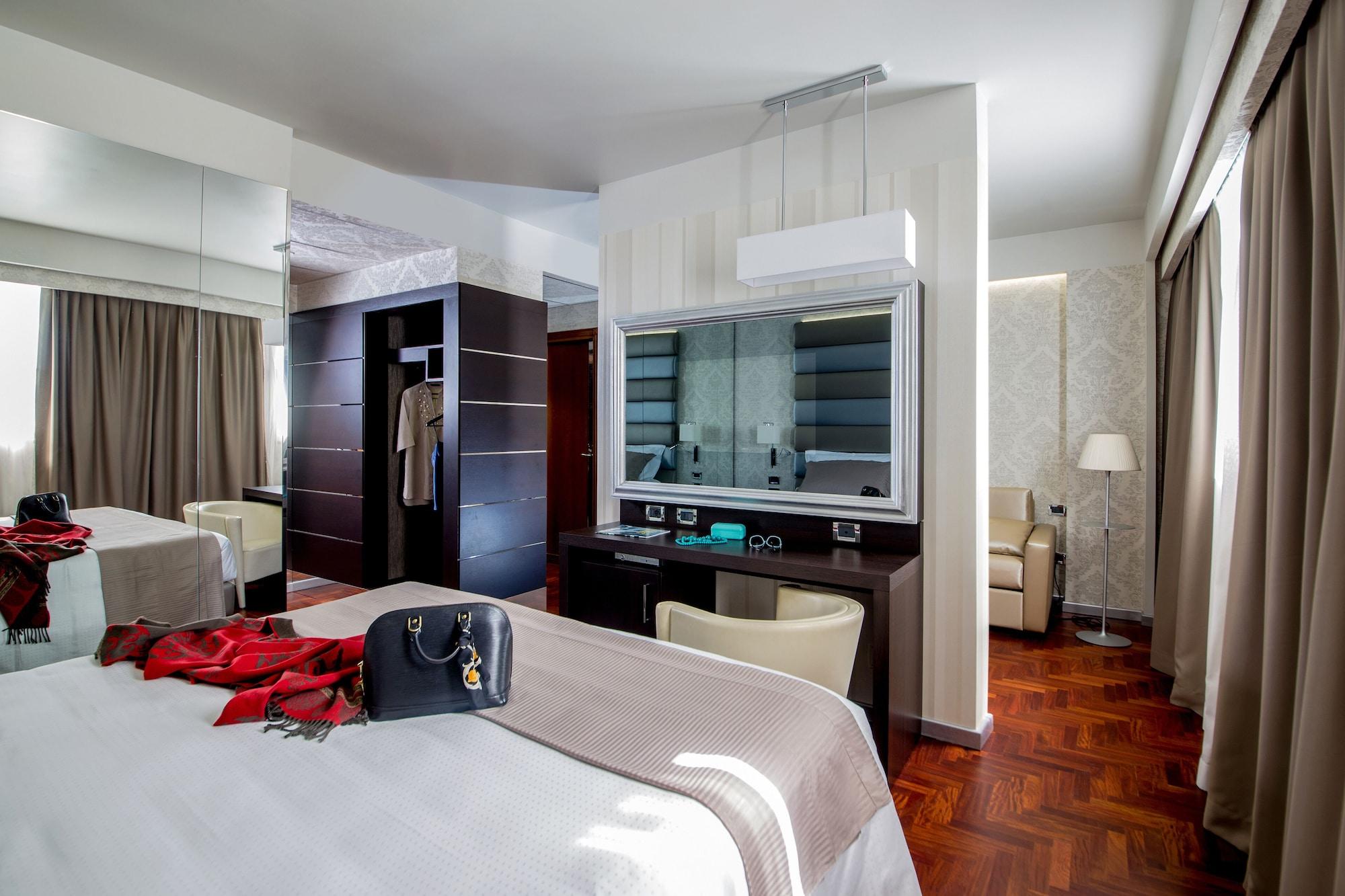 Enea Hotel Помеція Екстер'єр фото