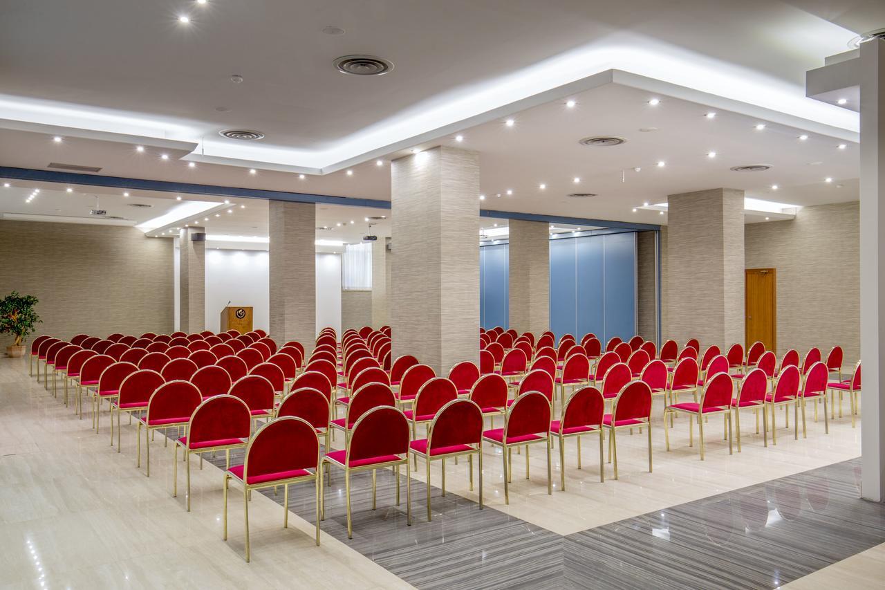 Enea Hotel Помеція Екстер'єр фото