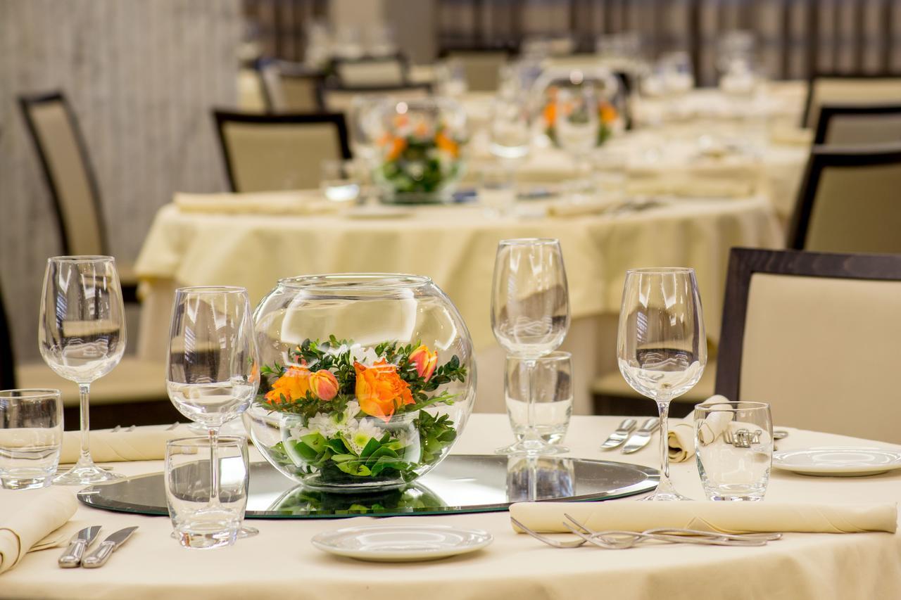 Enea Hotel Помеція Екстер'єр фото