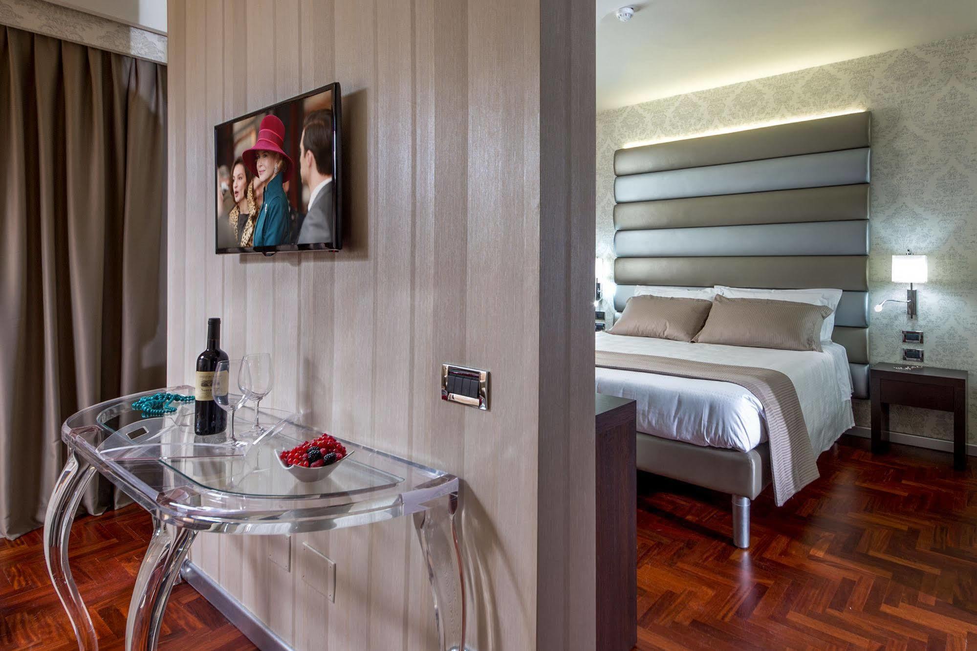 Enea Hotel Помеція Екстер'єр фото