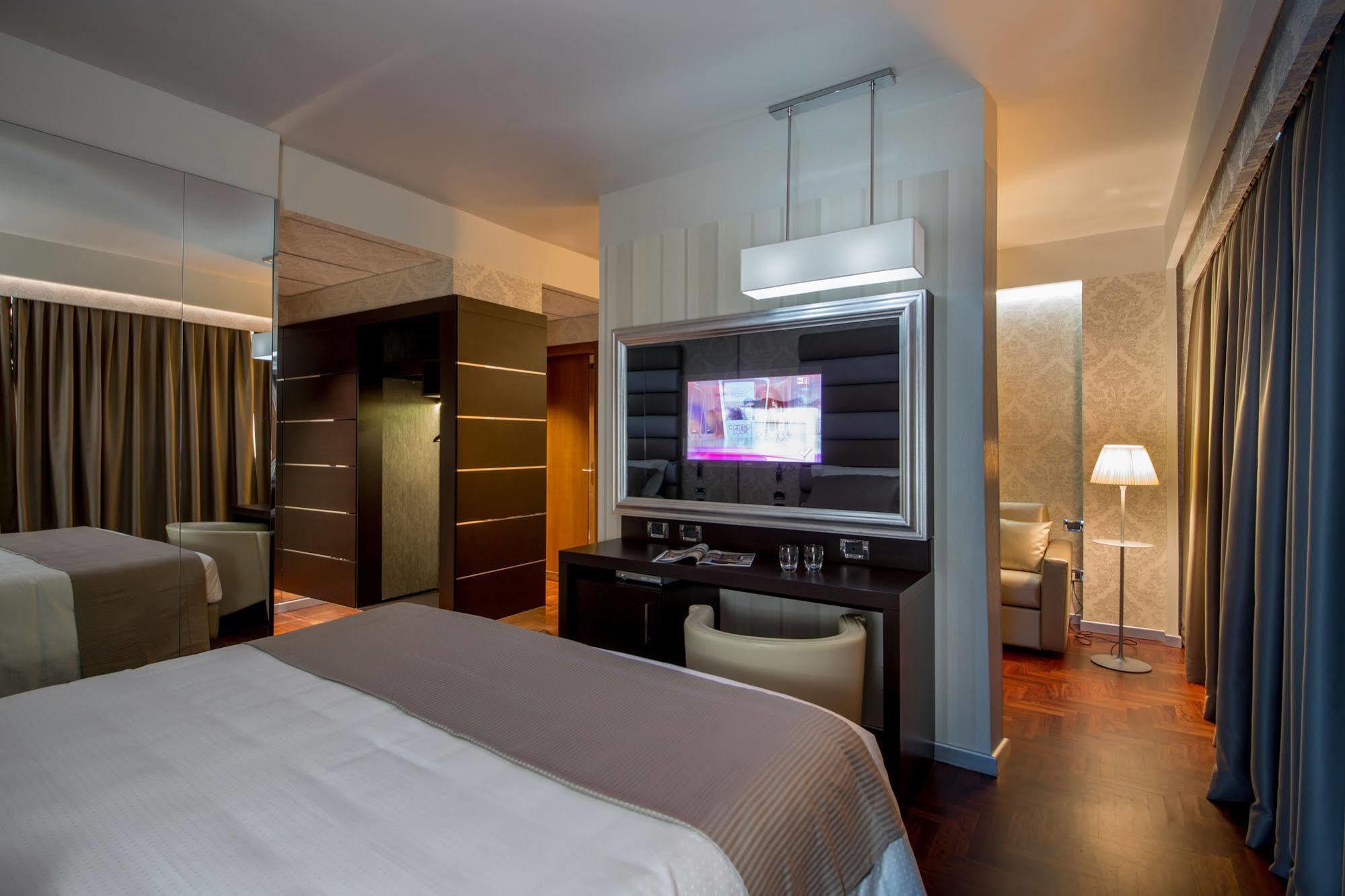 Enea Hotel Помеція Екстер'єр фото